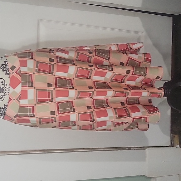 Valarie Stevens Geometric Print Silk Skirt - Picture 9 of 10